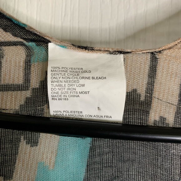 Tribal print shawl - Picture 2 of 5